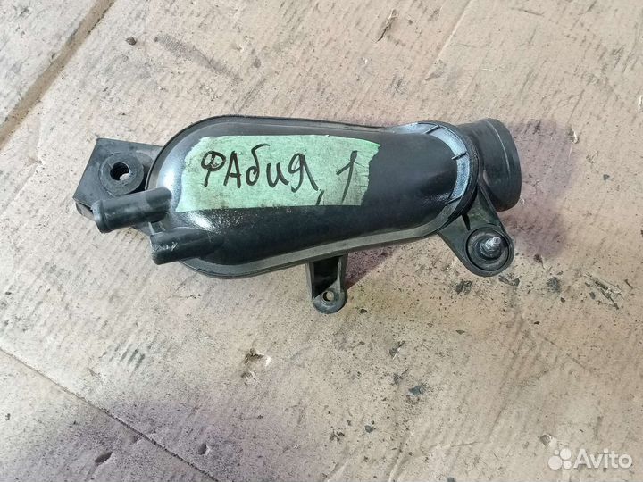 Патрубок воздушного фильтра Skoda Fabia 1