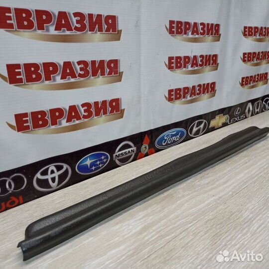 Накладка на порог передняя левая Toyota Duet M110A