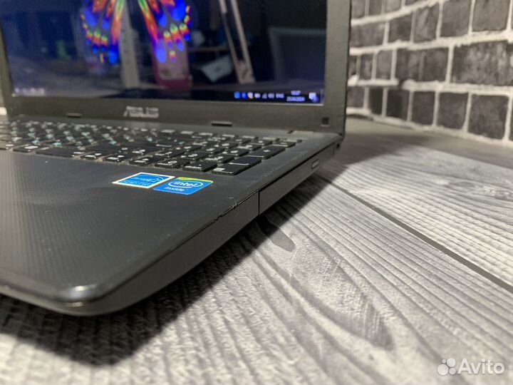 Ноутбук Asus intel/4gb/ssd