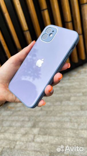 Чехол на iPhone стеклянный с квадратными гранями