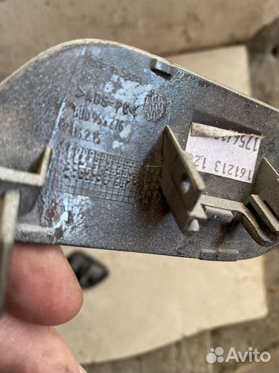 Крышка форсунки омывателя фар audi Q3 правая