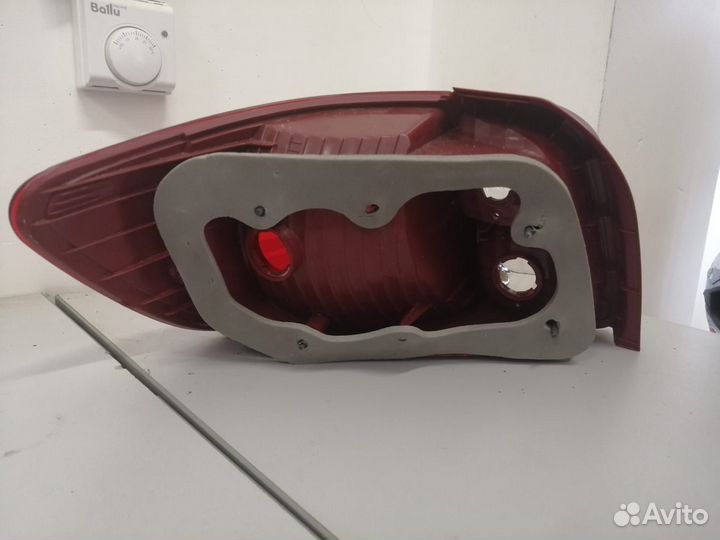 Фонарь задний правый Kia RIO 2005- 924021G010