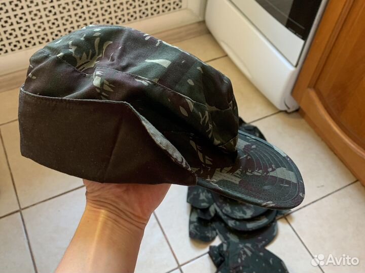 Кепки новые