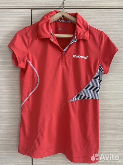 Теннисная форма и ракетки разные