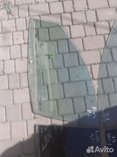 Стекла дверей Ford Fiesta
