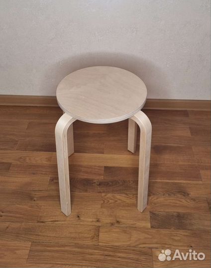 Табурет деревянный