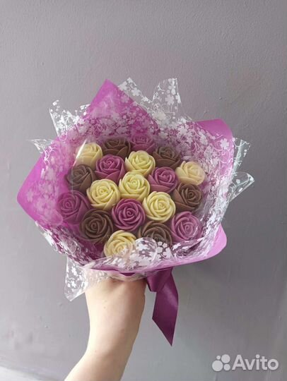 Букеты из шоколадных роз