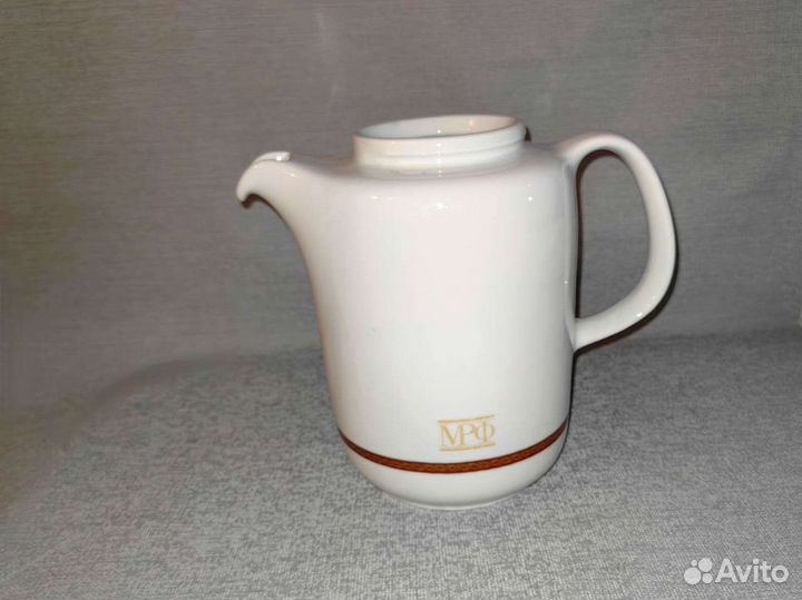 Фарфоровый чайник мрф без крышки ГДР