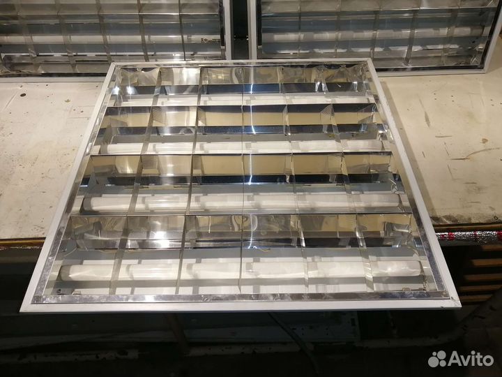 Светильник потолочный встраиваемый 418,б/у