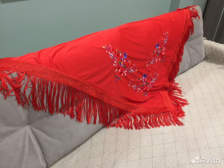 Испанский платок (шаль)треугольный