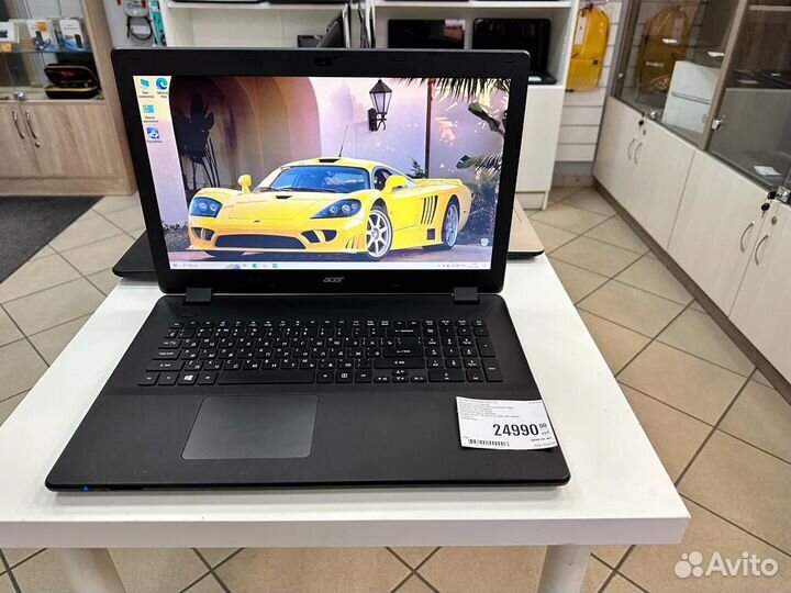 Современный большой и быстрый ноутбук Acer 17.3