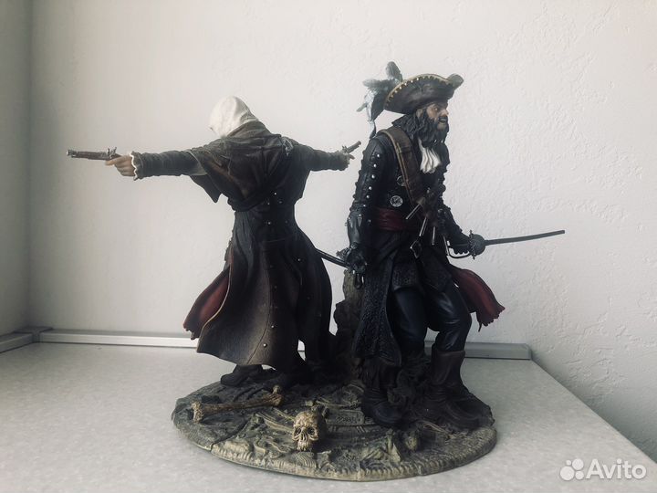 Assassin's creed фигурки Эдвард и Черная борода