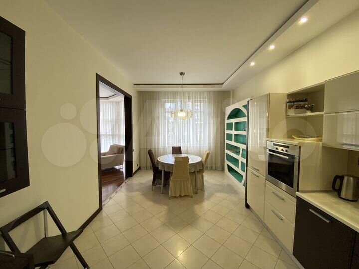 3-к. квартира, 120 м², 10/18 эт.