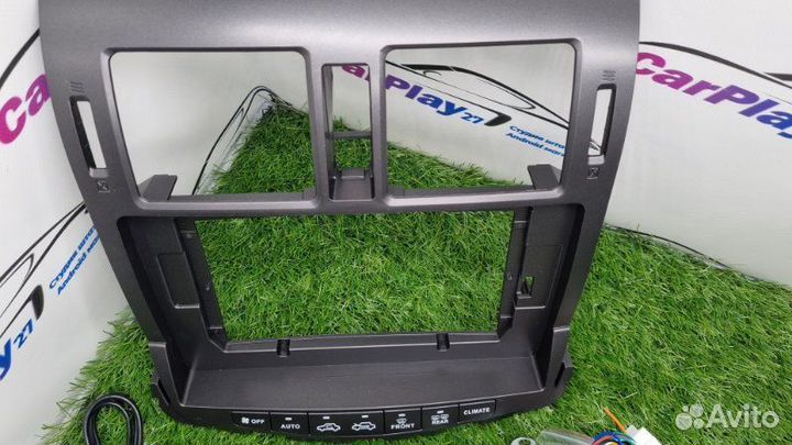 Переходная рамка магнитолы Toyota Crown 2008-2012