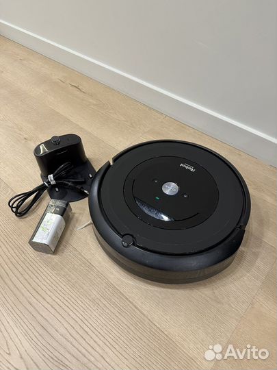 Робот пылесос iRobot Roomba E5