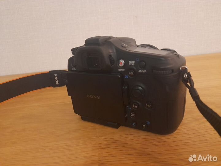 Зеркальный фотоаппарат sony Alpha 77 (SLT-A77)