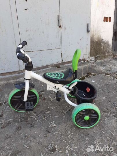 Детский трехколесный велосипед бу