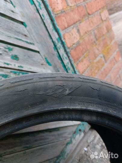 Headway HU901 235/40 R18