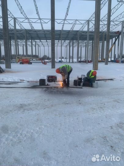 Разнорабочие. Бригада разнорабочих. Грузчики