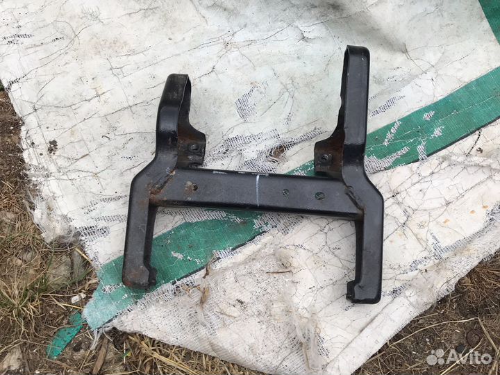 Опорный кронштейн рулевой колонки ауди а5