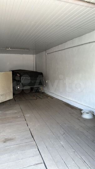 Гараж, > 30 м²