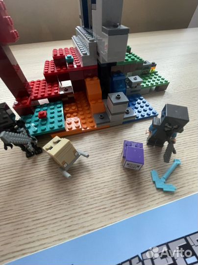 Lego Minecraft 21172 Разрушенный портал