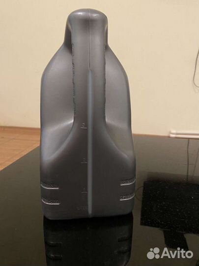 Пластиковые канистры ёмкостью 4л