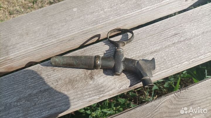 Кран для винной бочки