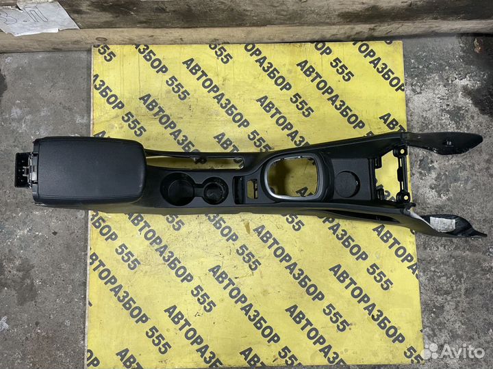 Консоль центральная Kia Rio 3