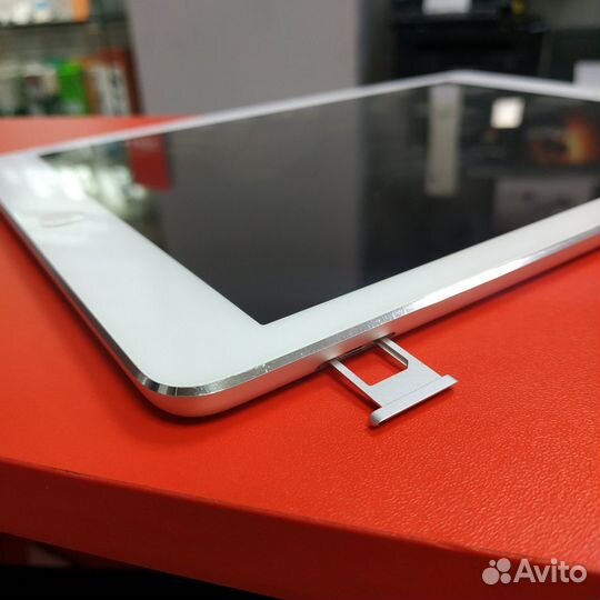 Планшет Apple iPad Air Wi-Fi + Cellular