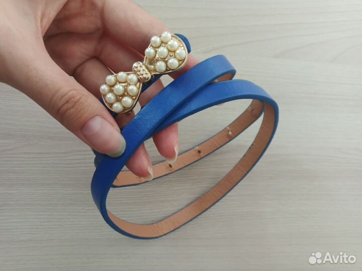 Белый и синий ремень женский