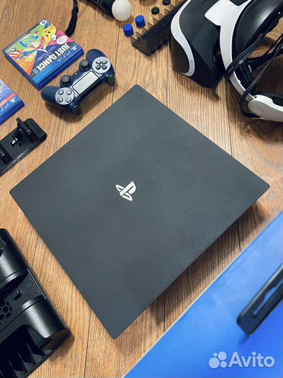 Sony playstation 4 и VR шлем