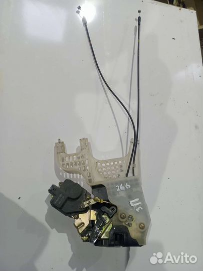 Замок двери задний правый Hyundai Tucson I