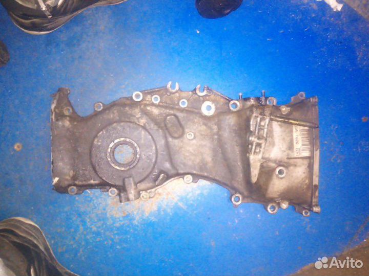 Крышка двигателя передняя Toyota Avensis AZT250