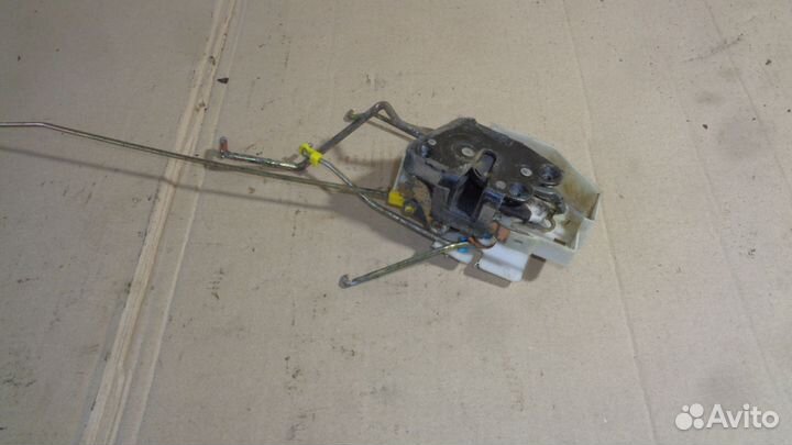 Замок двери передней правой Hyundai Sonata (EF) 1