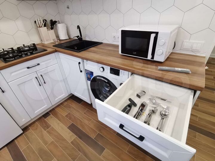 2-к. квартира, 54 м², 3/6 эт.