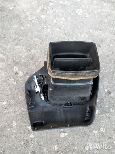 Дефлектор воздуха передний левый Citroen C-Elysee