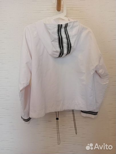 Ветровка для девочки