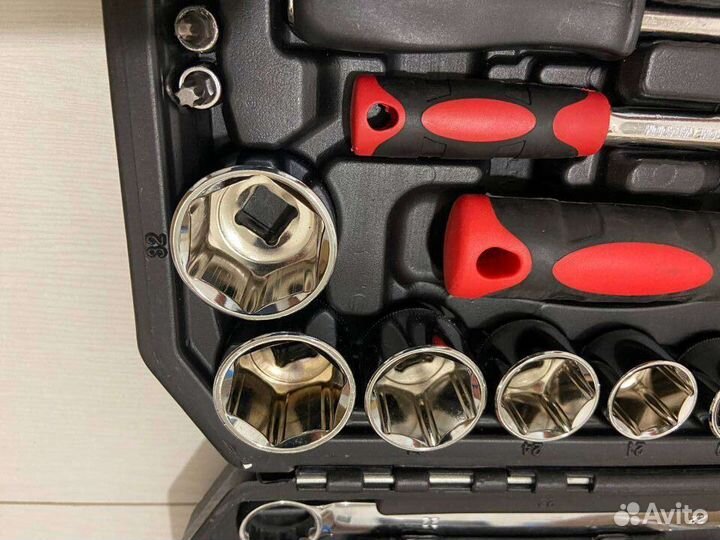 Набор инструментов для автомобиля 82