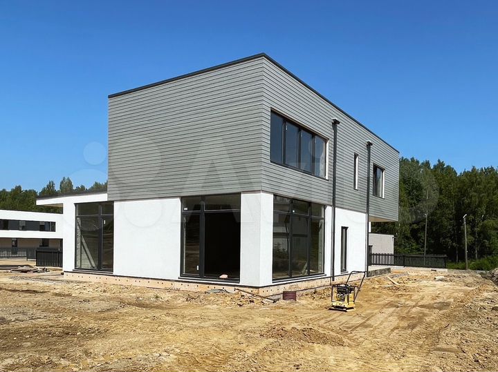 Коттедж 200 м² на участке 12 сот.