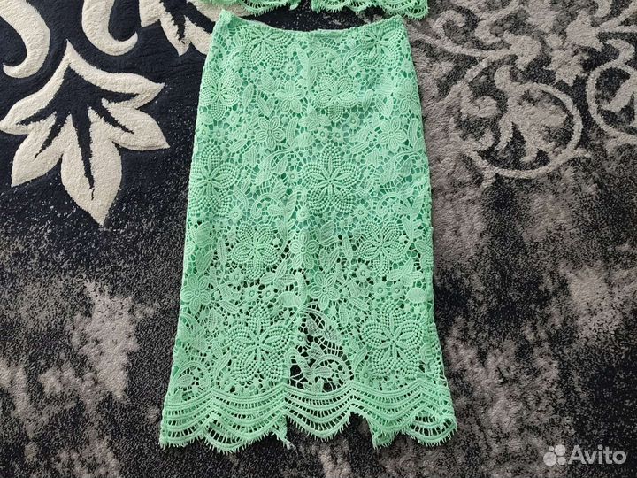 Стильный кружевной костюм