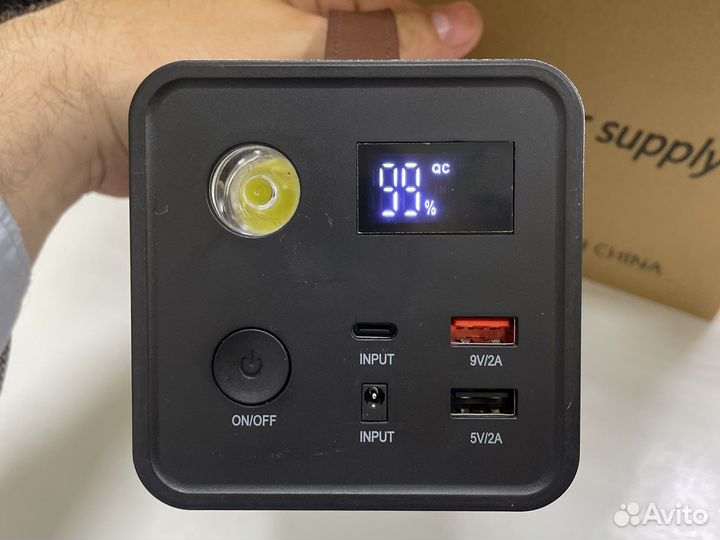 Повербанк с розеткой на 220в 30000mah Akenori