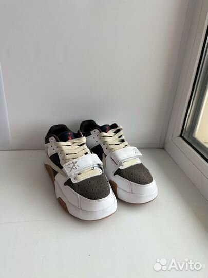 Кроссовки женские 37 размер