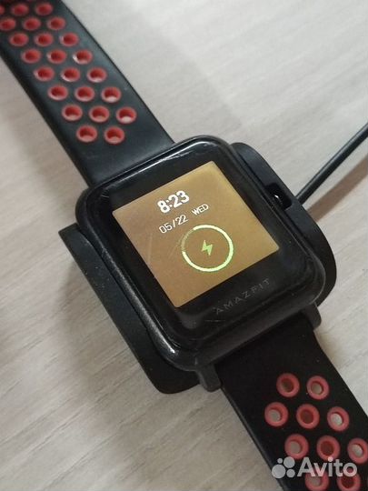 Умные часы Amazfit Bip S + ремешки