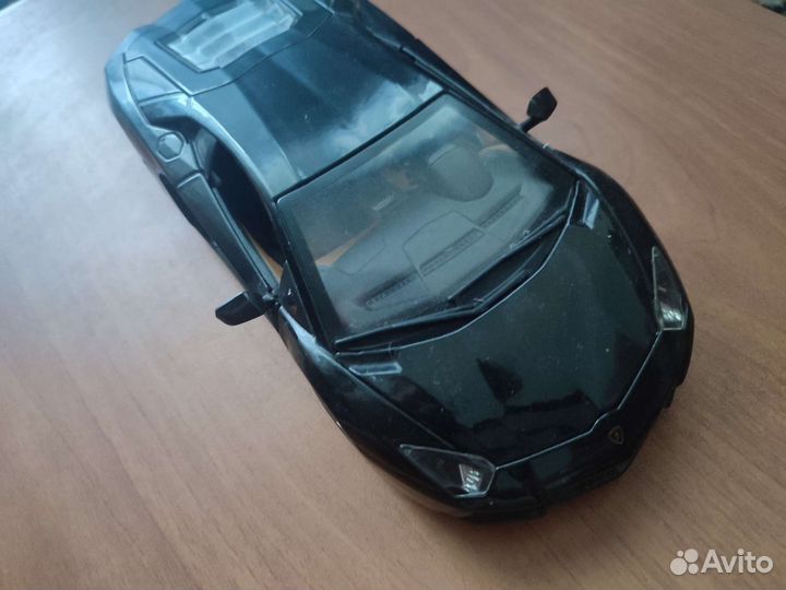 Игрушечная машина