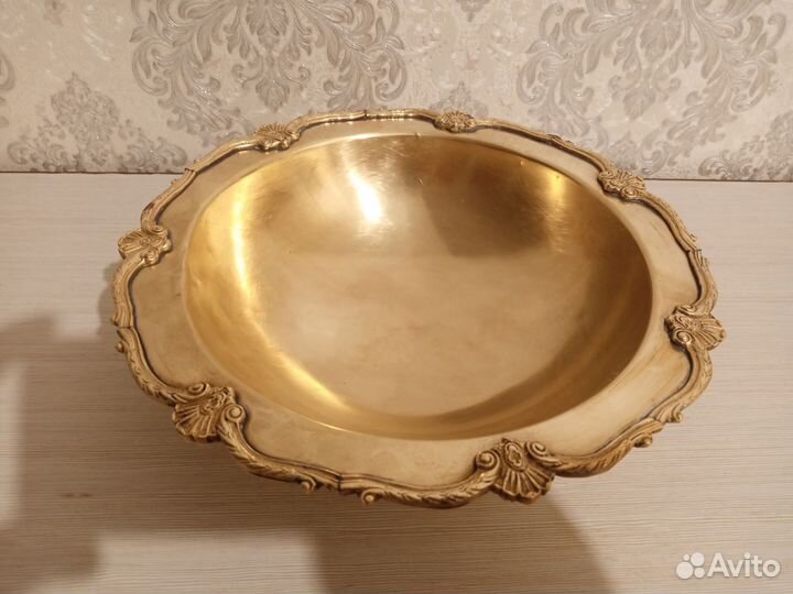 Старинная ваза для фруктов