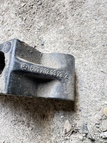 Кронштейн натяжителя ом601