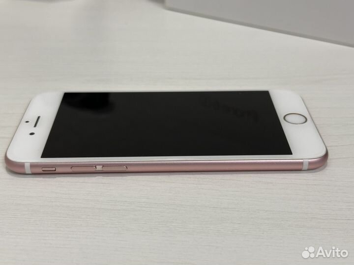 Телефон iPhone 6s