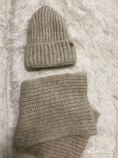 Комплект Шапка и снуд зимние новые