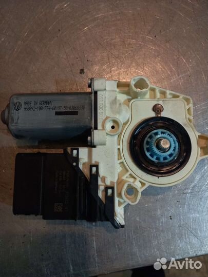 Задний мотор стеклоподъемника VW Jetta 5